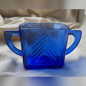Vinrage Hazel Atlas cobalt blue glass sugar bowl in the Chevron pattern